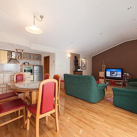 Apartments Zorica Tucepi Room photo